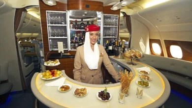 Emirates Stewardess Tot